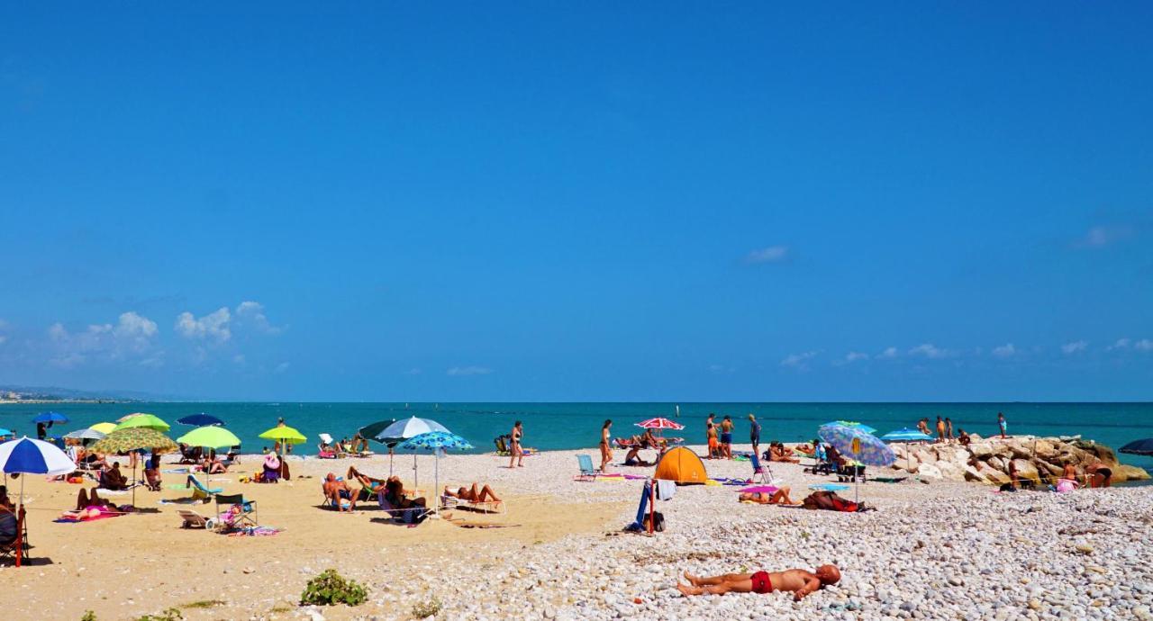 Club Del Sole Roseto Degli Abruzzi Easy Camping Village Bagian luar foto