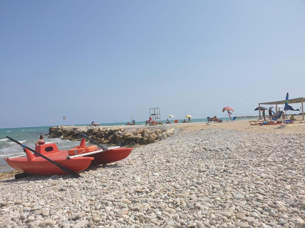Club Del Sole Roseto Degli Abruzzi Easy Camping Village Bagian luar foto