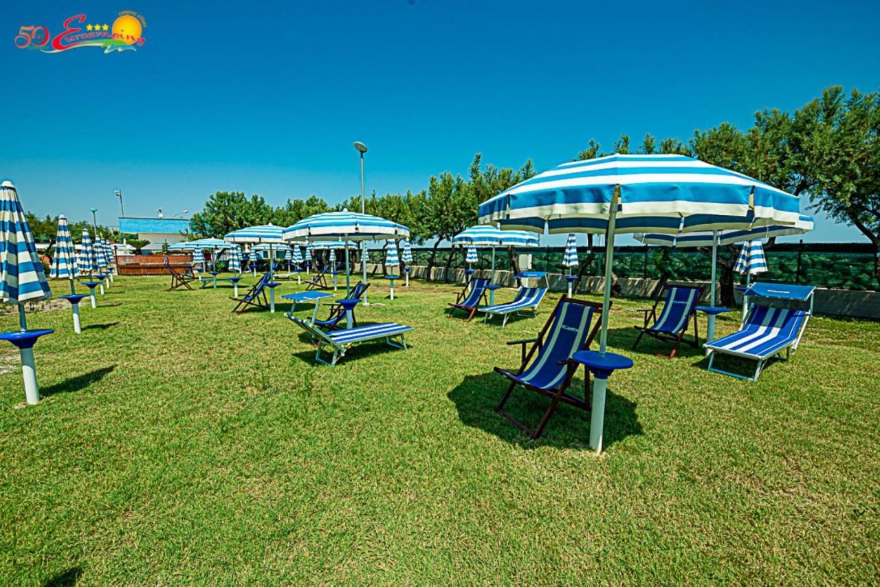 Club Del Sole Roseto Degli Abruzzi Easy Camping Village Bagian luar foto