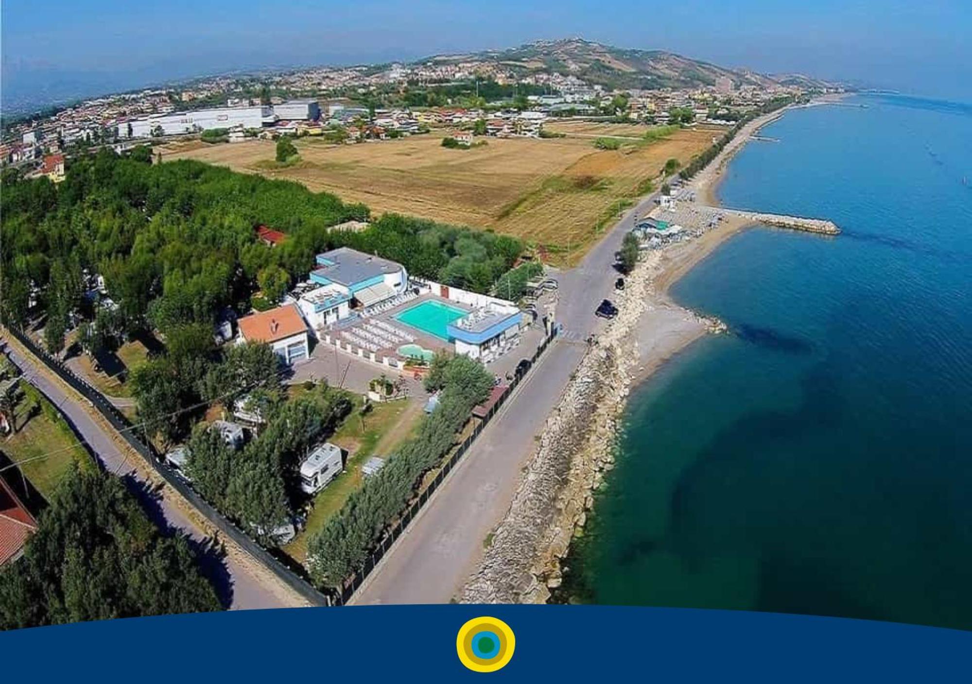 Club Del Sole Roseto Degli Abruzzi Easy Camping Village Bagian luar foto