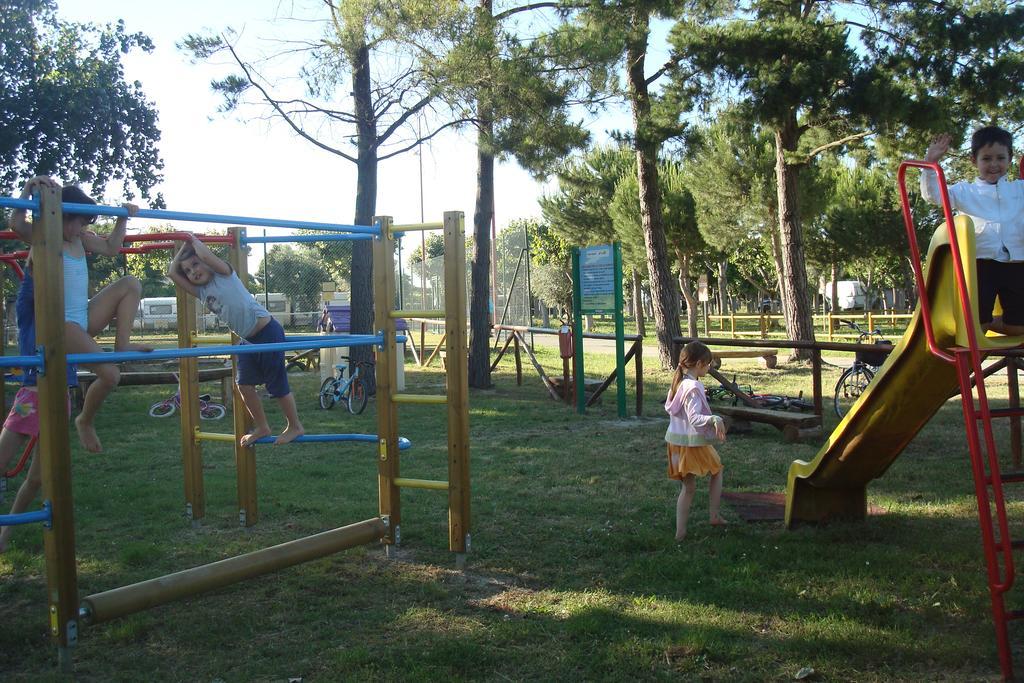 Club Del Sole Roseto Degli Abruzzi Easy Camping Village Bagian luar foto