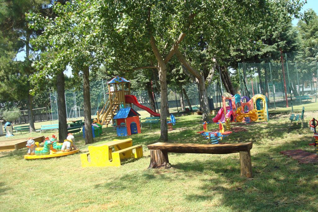 Club Del Sole Roseto Degli Abruzzi Easy Camping Village Bagian luar foto