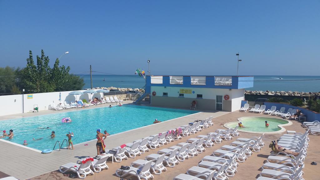 Club Del Sole Roseto Degli Abruzzi Easy Camping Village Bagian luar foto